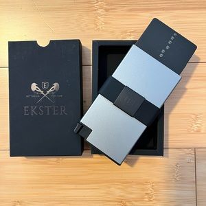 Ekster Aluminum AirTag Cardholder Graphite
